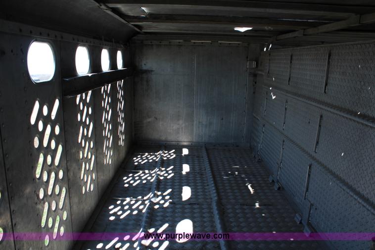 image for item G5346 1986 Wilson 48' cattle pot trailer