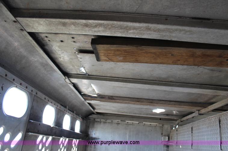 image for item G5346 1986 Wilson 48' cattle pot trailer