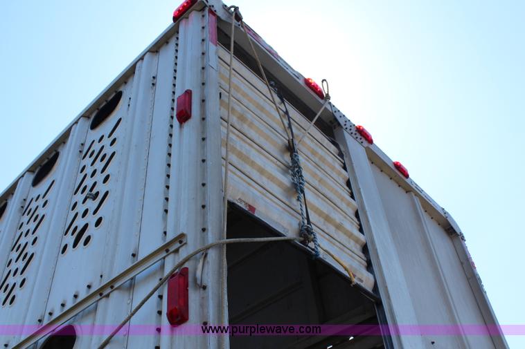 image for item G5346 1986 Wilson 48' cattle pot trailer