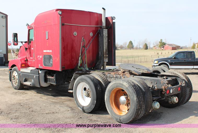 image for item G5357 1995 Kenworth T600 semi truck