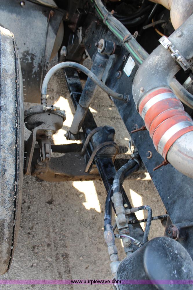 image for item G5357 1995 Kenworth T600 semi truck