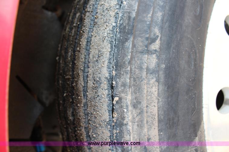 image for item G5357 1995 Kenworth T600 semi truck