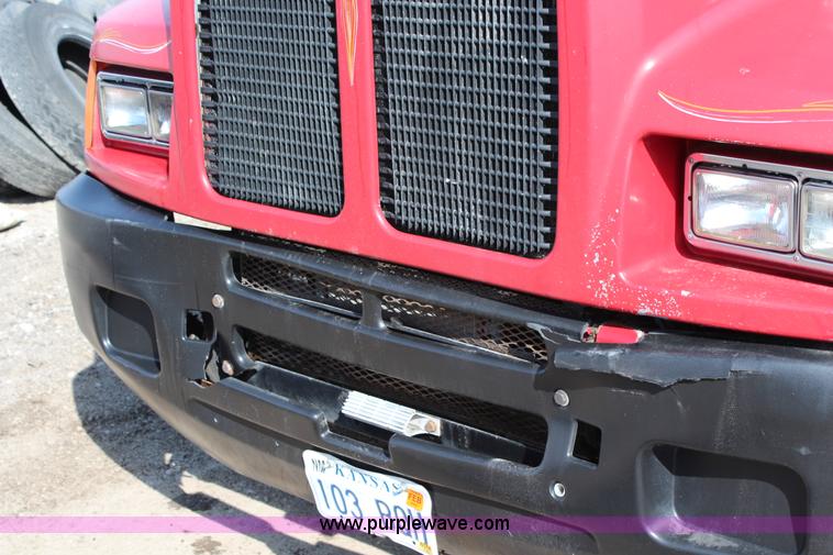 image for item G5357 1995 Kenworth T600 semi truck
