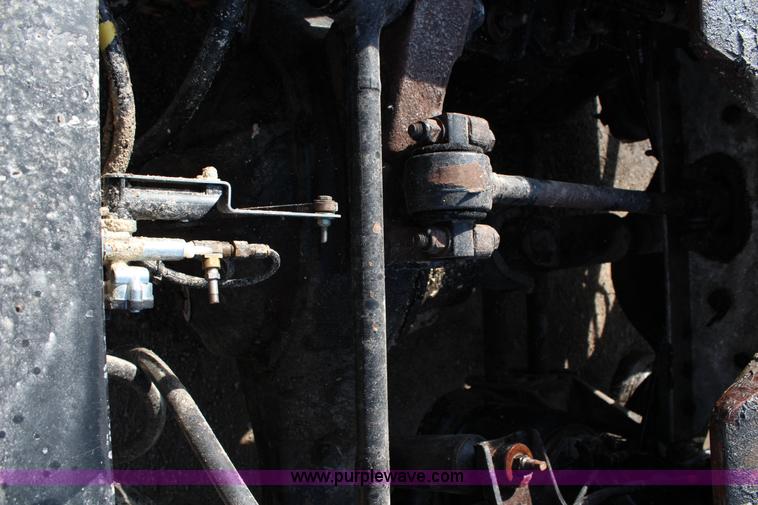 image for item G5357 1995 Kenworth T600 semi truck