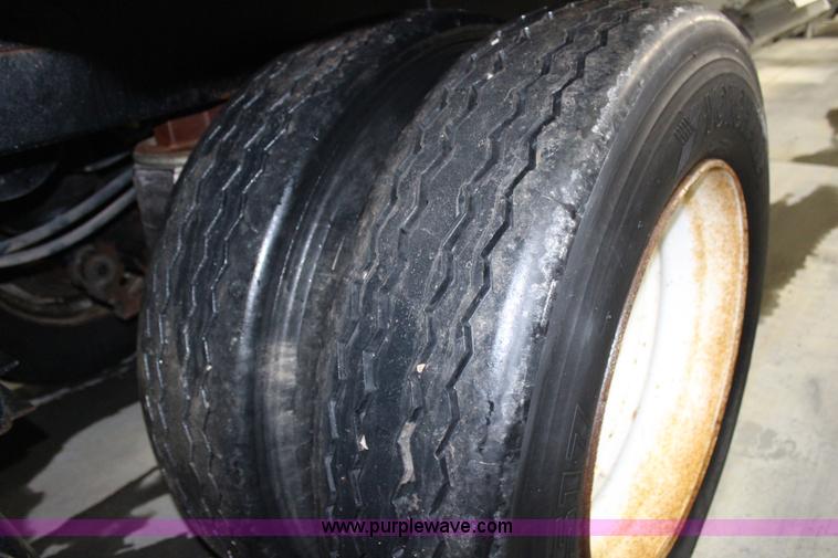 image for item G5359 1992 Timpte double hopper grain trailer