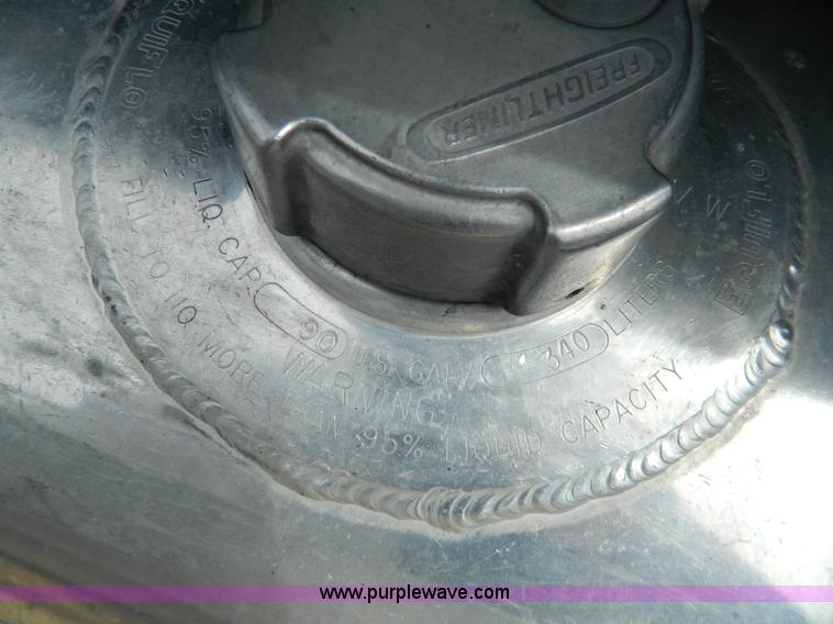 image for item G7823 2000 Freightliner Century Classic semi truck