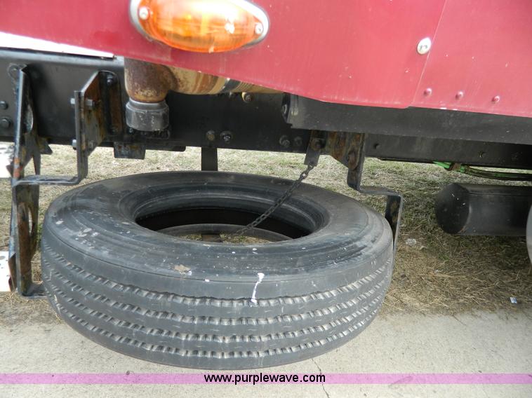 image for item G7823 2000 Freightliner Century Classic semi truck