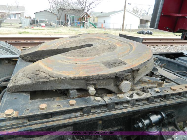 image for item G7823 2000 Freightliner Century Classic semi truck