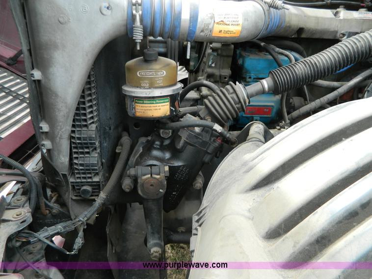 image for item G7823 2000 Freightliner Century Classic semi truck