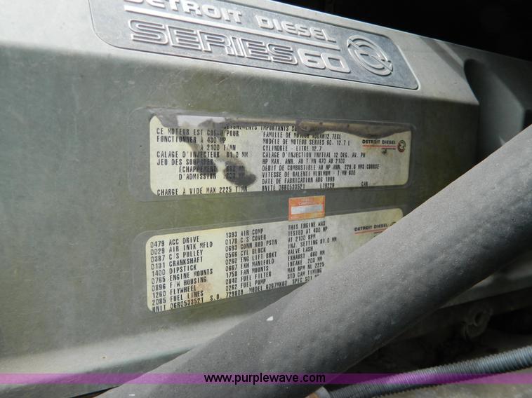 image for item G7823 2000 Freightliner Century Classic semi truck