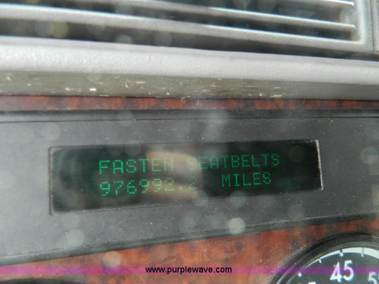 image for item G7823 2000 Freightliner Century Classic semi truck