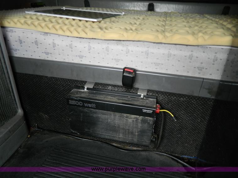 image for item G7823 2000 Freightliner Century Classic semi truck