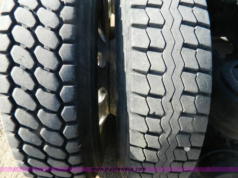 image for item G7828 1997 Kenworth T600 AeroCab semi truck