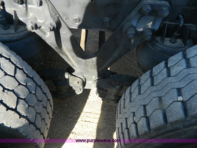 image for item G7828 1997 Kenworth T600 AeroCab semi truck