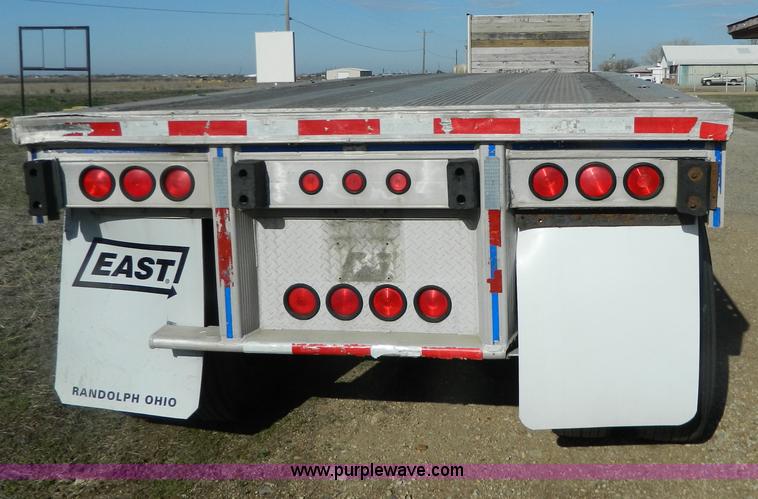 image for item G7829 1990 East aluminum flatbed trailer