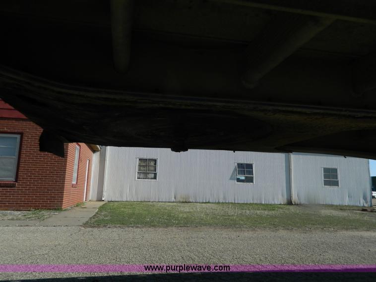 image for item G7829 1990 East aluminum flatbed trailer