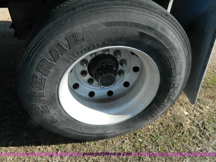 image for item G7829 1990 East aluminum flatbed trailer