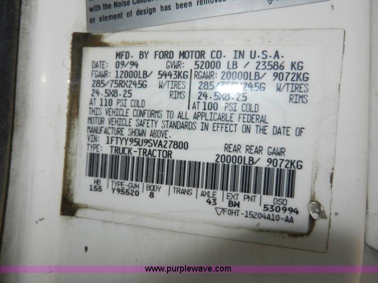 image for item X9595 1995 Ford AeroMax L900 day cab semi truck