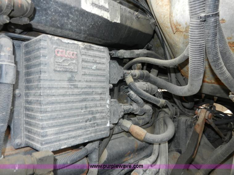 image for item X9595 1995 Ford AeroMax L900 day cab semi truck