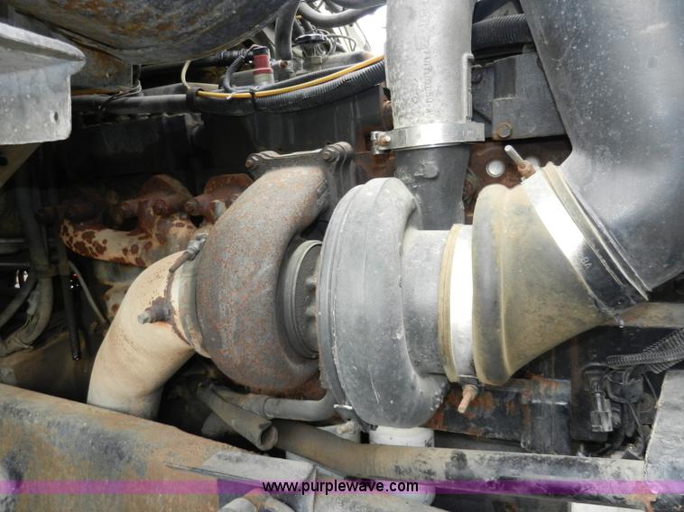 image for item X9595 1995 Ford AeroMax L900 day cab semi truck