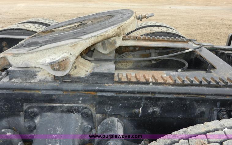 image for item X9595 1995 Ford AeroMax L900 day cab semi truck