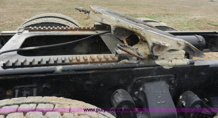 image for item X9595 1995 Ford AeroMax L900 day cab semi truck