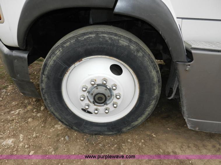 image for item X9595 1995 Ford AeroMax L900 day cab semi truck