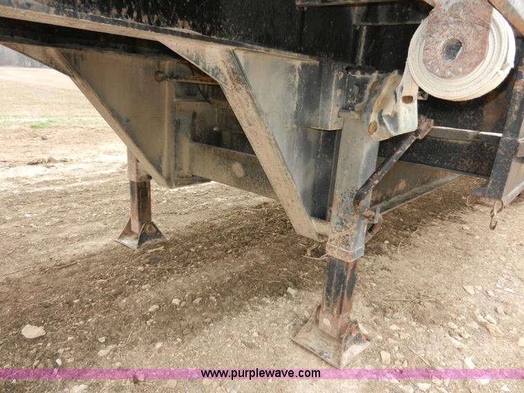 image for item X9596 1998 Neville single drop deck trailer