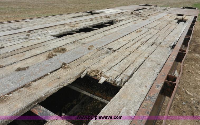 image for item X9596 1998 Neville single drop deck trailer