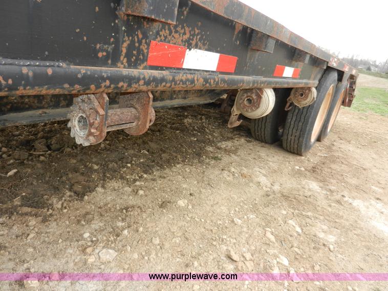 image for item X9596 1998 Neville single drop deck trailer