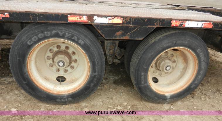 image for item X9596 1998 Neville single drop deck trailer