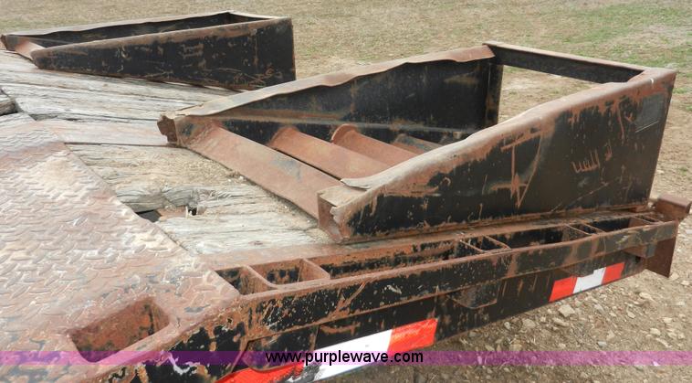 image for item X9596 1998 Neville single drop deck trailer