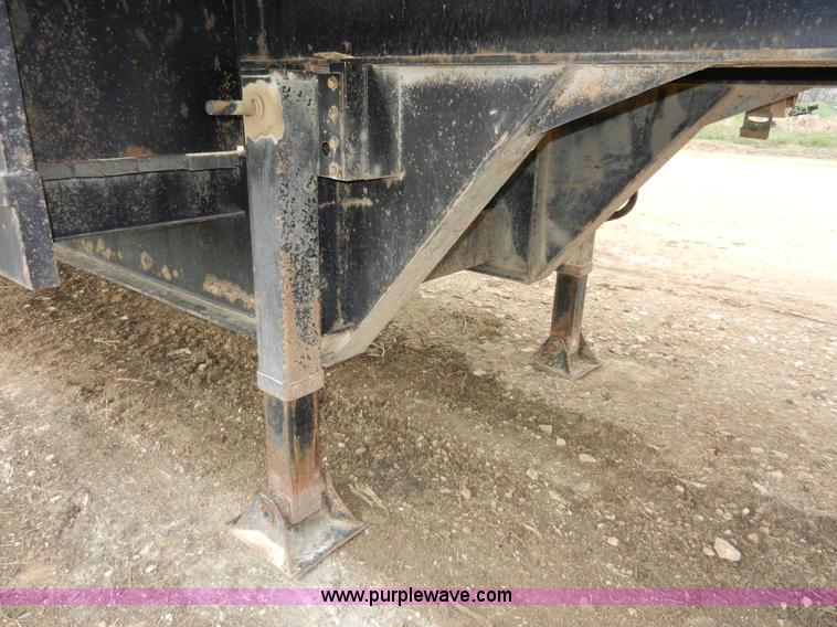 image for item X9596 1998 Neville single drop deck trailer