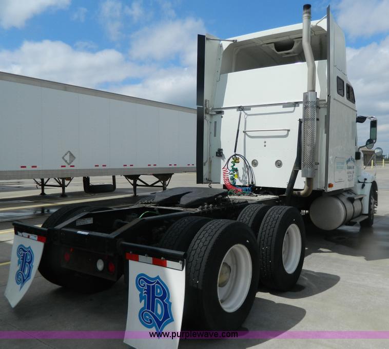 image for item Y9306 2007 International 9400i semi truck