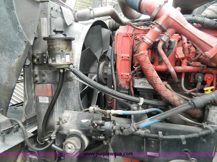 image for item Y9306 2007 International 9400i semi truck