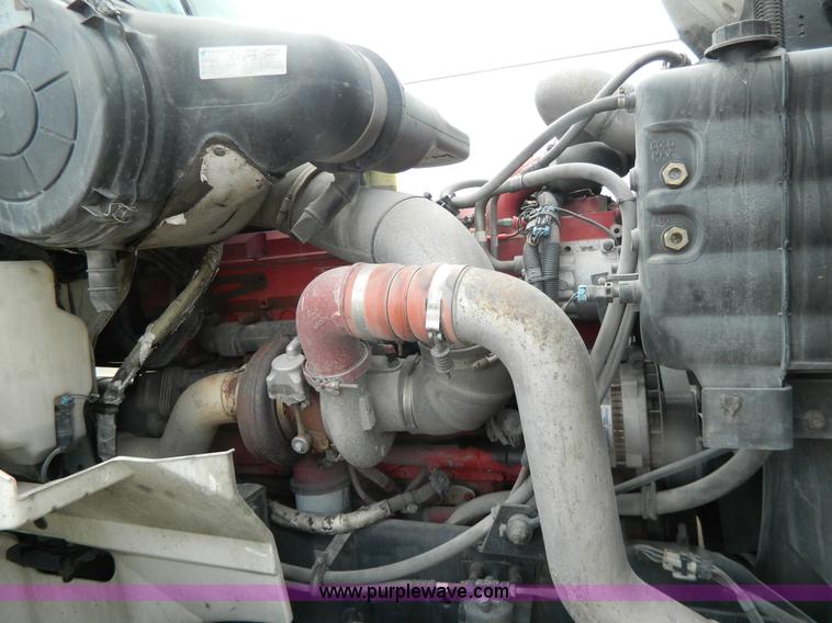 image for item Y9306 2007 International 9400i semi truck