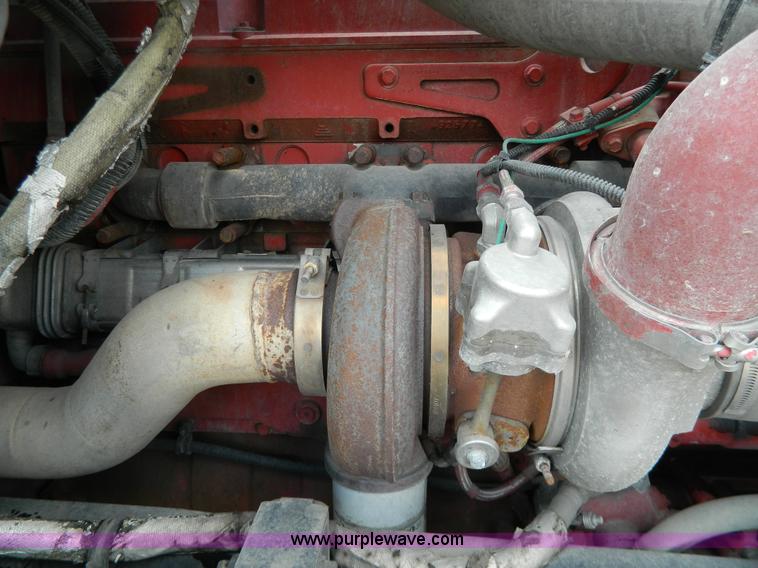 image for item Y9306 2007 International 9400i semi truck