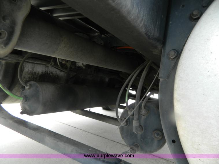 image for item Y9306 2007 International 9400i semi truck