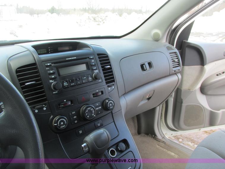 image for item A8508 2006 Kia Sedona