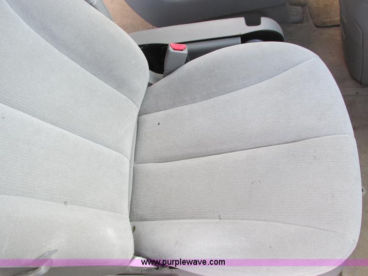 image for item A8508 2006 Kia Sedona