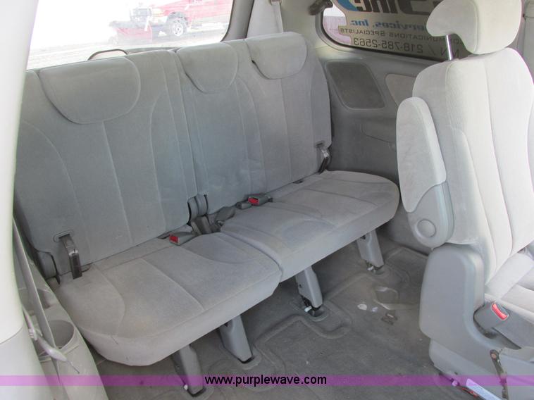 image for item A8508 2006 Kia Sedona