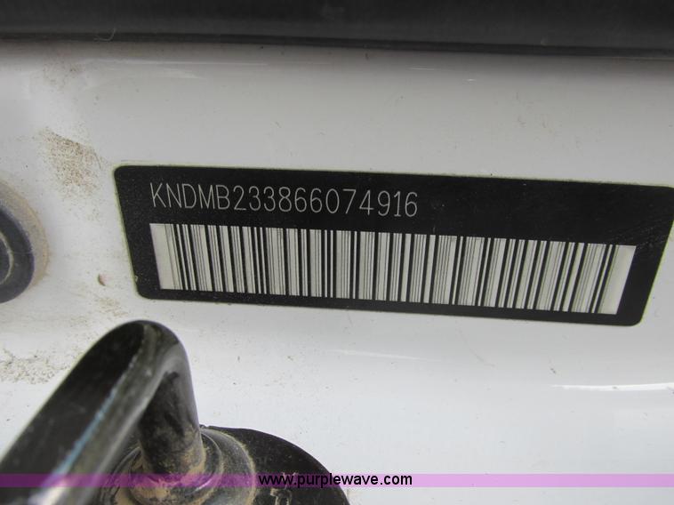 image for item A8508 2006 Kia Sedona