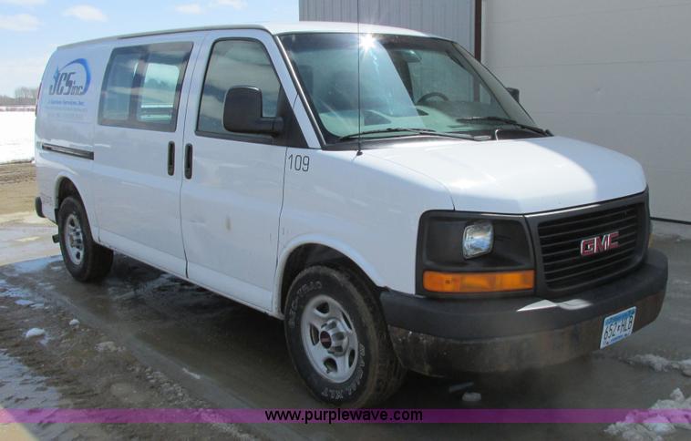 image for item A8509 2005 GMC Savana G1500 van