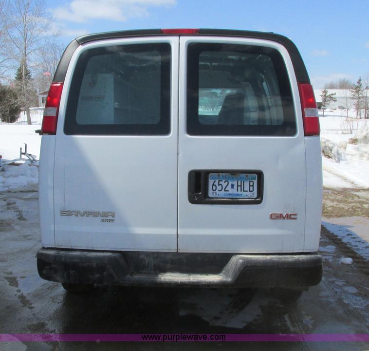 image for item A8509 2005 GMC Savana G1500 van