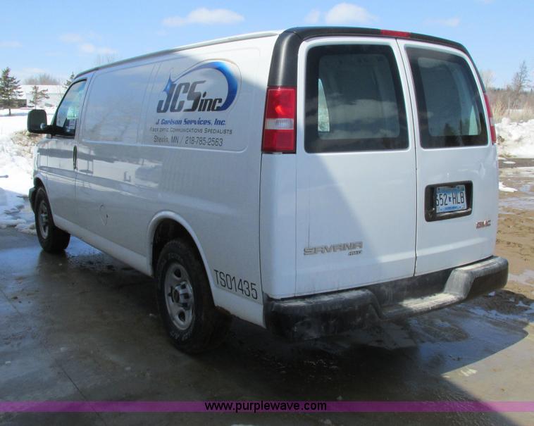 image for item A8509 2005 GMC Savana G1500 van