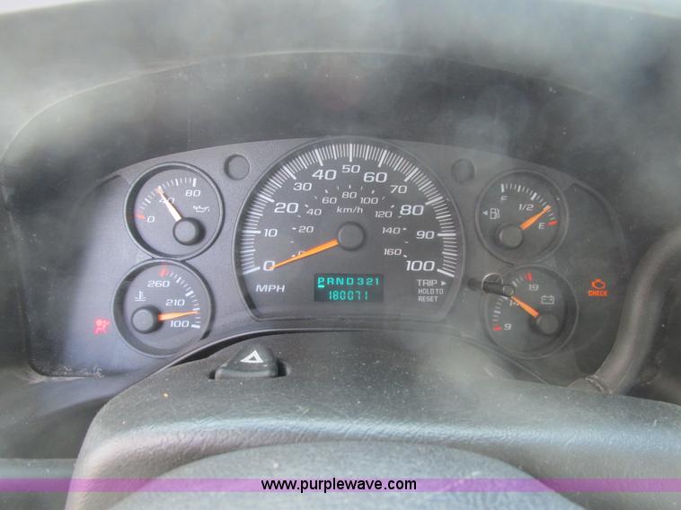 image for item A8509 2005 GMC Savana G1500 van