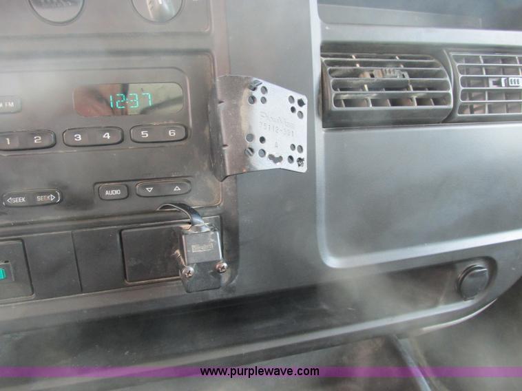 image for item A8509 2005 GMC Savana G1500 van