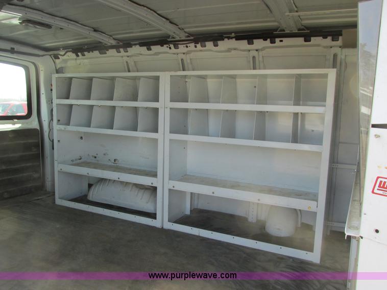 image for item A8509 2005 GMC Savana G1500 van