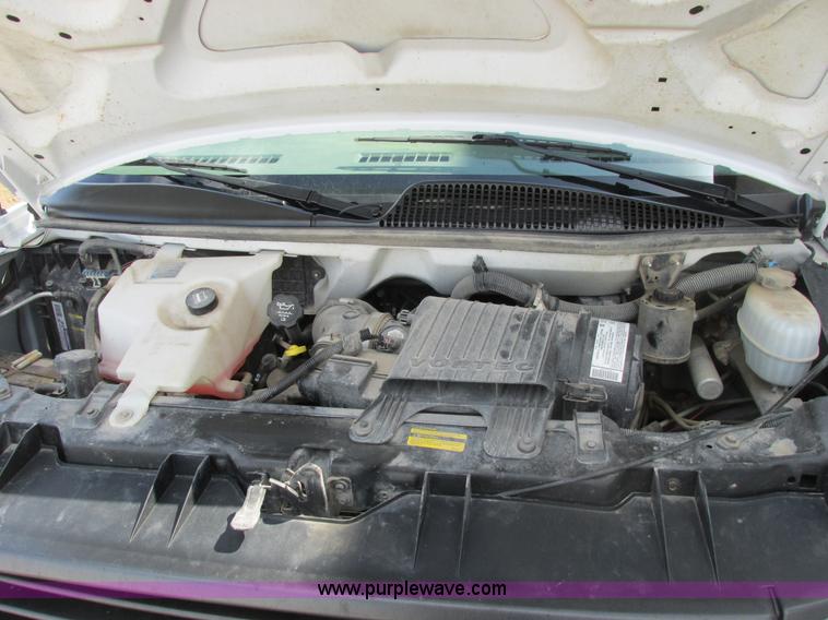 image for item A8509 2005 GMC Savana G1500 van