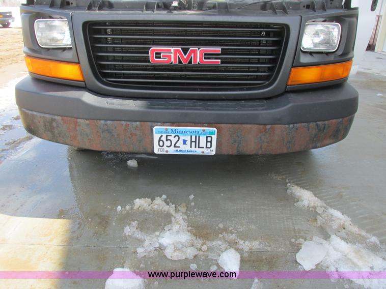 image for item A8509 2005 GMC Savana G1500 van